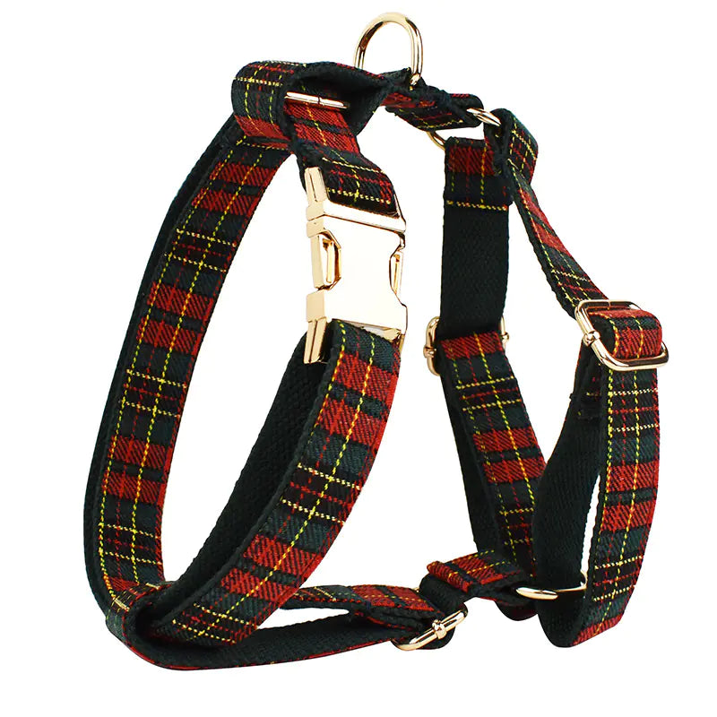 Cole's Plaid Christmas Pet Collar & Leash